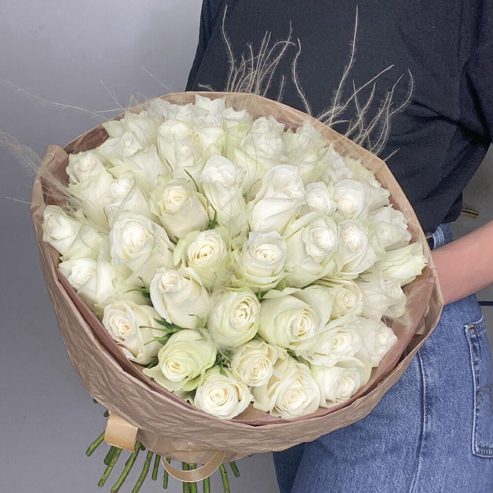 51 белая роза со стифой