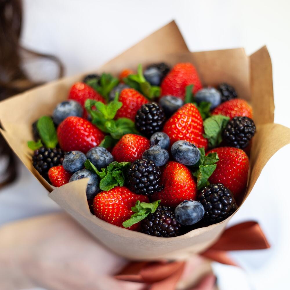 Букет из ягод «Летний вечер»