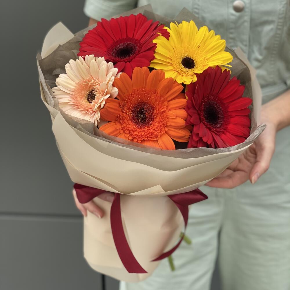 Букет из 5 ярких гербер