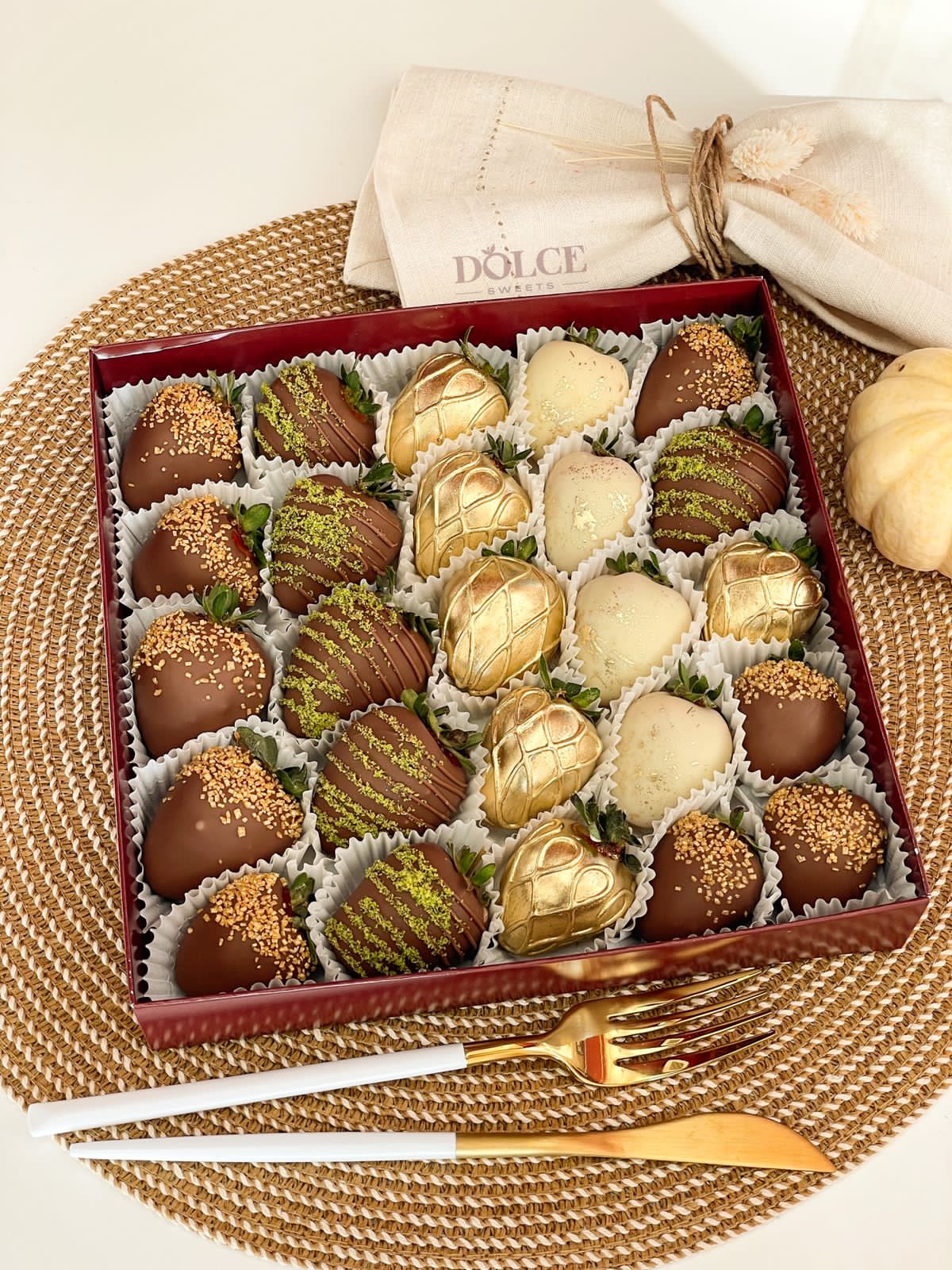 Клубничный бокс "Грильяж"