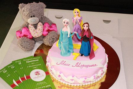 Торт с принцессами 1