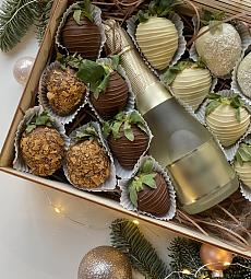 Клубничный бокс "Престиж" клубника в шоколаде с шампанским  в деревянной коробке