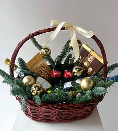 Новогодняя подарочная корзина "Candy Christmas" с нобилисом