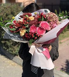Осенний букет "Капуччино" из Альстромерий, роз и хризантем 
