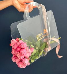 сумочка с пионовидными спрей розами 