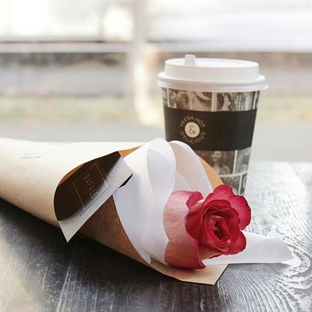 С добрым утром! Круглосуточная доставка кофе с букетом из голландских роз 1