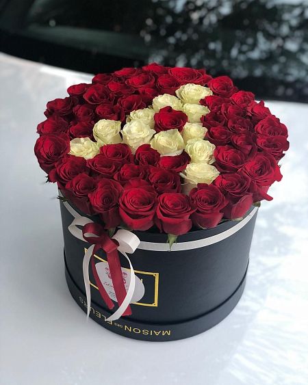 Розы в коробку "Первая буква" 2